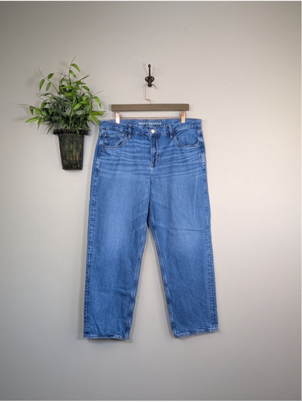 American Eagle 90s Straight Leg Jeans Baggy Rigid High Rise Medium Wash AE 16 S